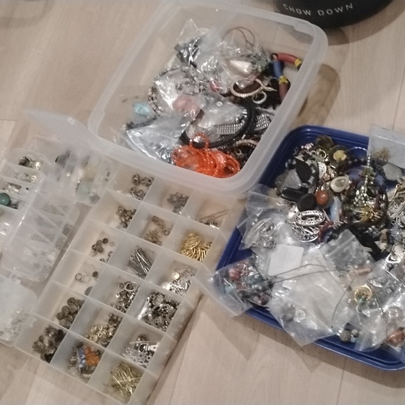 Crafter Beader Jewelry Maker's Big Bundle o' Inspiration - Picture 8 of 13